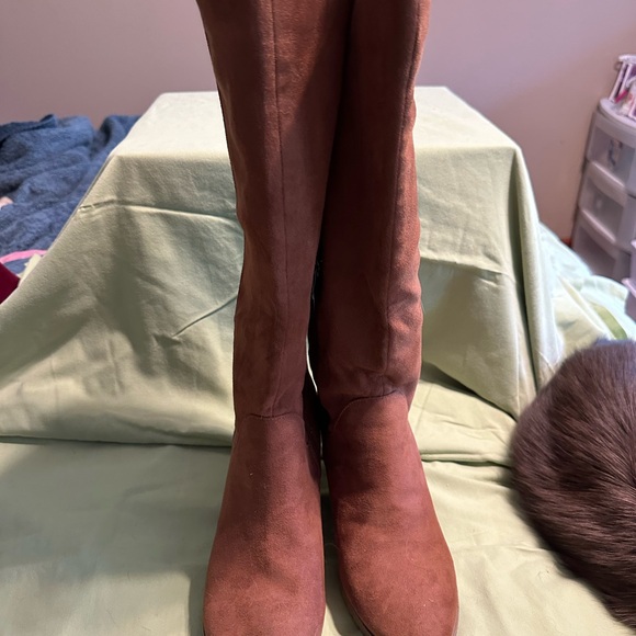 Journee Langley Wide Calf Boots - Picture 5 of 5